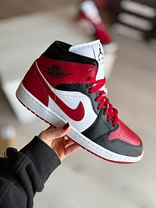 Nike Air Jordan 1 червоно-чорно-білі - розмір 43 - фото 1