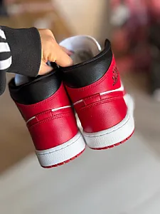 Nike Air Jordan 1 червоно-чорно-білі - розмір 43 - фото 3