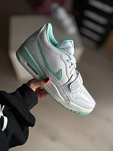 Nike Air Jordan Legacy 312 білі - розмір 44 - фото 1