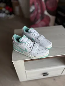 Nike Air Jordan Legacy 312 білі - розмір 44 - фото 2