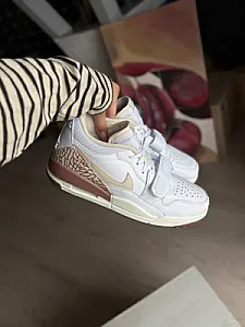 Nike Air Jordan Legacy 312 білі - розмір 44 - фото 5