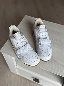 Nike Air Jordan Legacy 312 білі - розмір 44 - фото 6