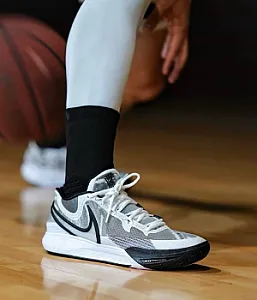 Nike Kyrie 8 сіро-білі - розмір 38 - фото 1