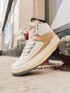 Nike Air Jordan 2 Retro білі - розмір 37 - фото 1