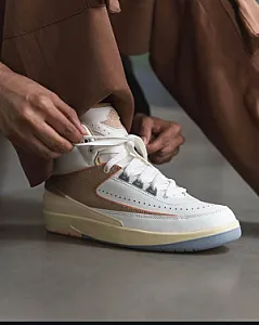 Nike Air Jordan 2 Retro білі - розмір 37 - фото 2