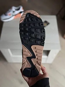 Nike Air Max 90 біло-чорні з персиковими вставками - розмір 39 - фото 7