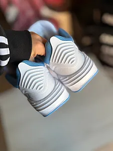 Nike Air Jordan Max Aura 5 білі - розмір 40 - фото 6