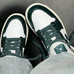 Nike Air Jordan 1 зелені та білі - розмір 44 - фото 4