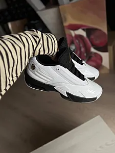 Nike Air Jordan Max Aura 6 білі - розмір 40 - фото 5