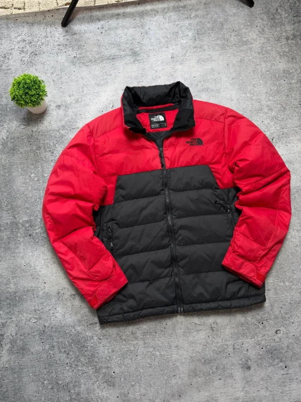 The North Face пуховик червоно-чорний - розмір S
