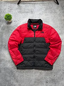The North Face пуховик червоно-чорний - розмір S - фото 2