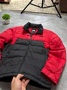 The North Face пуховик червоно-чорний - розмір S - фото 5