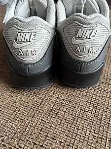 Nike Air Max 90 Essential сіро-чорні - розмір 41 - фото 4