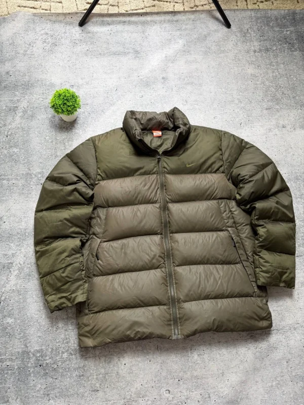 Nike пуховик оливковий - розмір XL