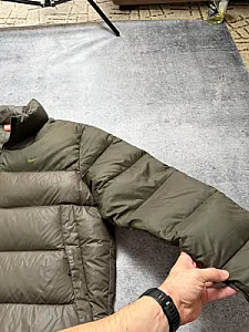 Nike пуховик оливковий - розмір XL - фото 5