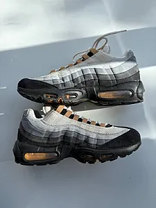 Nike Air Max 95 Yellow Strike Icons сірі - розмір 41 - фото 3