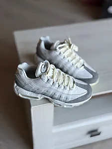 Nike Air Max 95 Light Bone GID сірі - grey, розмір 38 - фото 4
