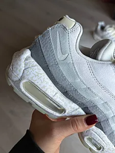 Nike Air Max 95 Light Bone GID сірі - grey, розмір 38 - фото 6