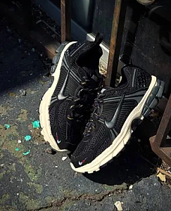 Nike Zoom Vomero 5 чорні - black, розмір 40 - фото 2