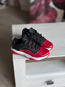 Nike Air Jordan 11 Cmft Low чорні з червоним - black, розмір 39 - фото 5