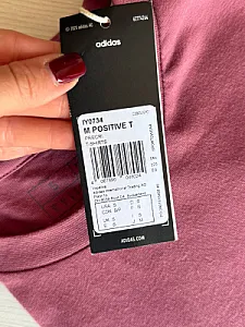 Adidas Positivity Shapes Graphic Tee рожево-бордова - pink, розмір S - фото 5