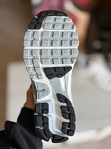 Nike Zoom Vomero 5 сірі - grey, розмір 38 - фото 7