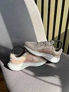 Nike Downshifter 12 рожево-бежеві - pink, розмір 36 - фото 3
