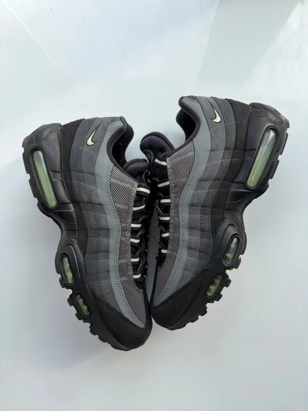 Nike Air Max 95 Grey Vapor Green сірі - grey, розмір 42