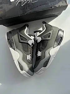 Nike Air Jordan 4 Retro Fear сірі - grey, розмір 43 - фото 1