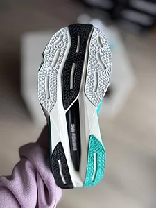 New Balance FuelCell SuperComp Elite v4 біло-бірюзові - light_blue, розмір 40 - фото 7